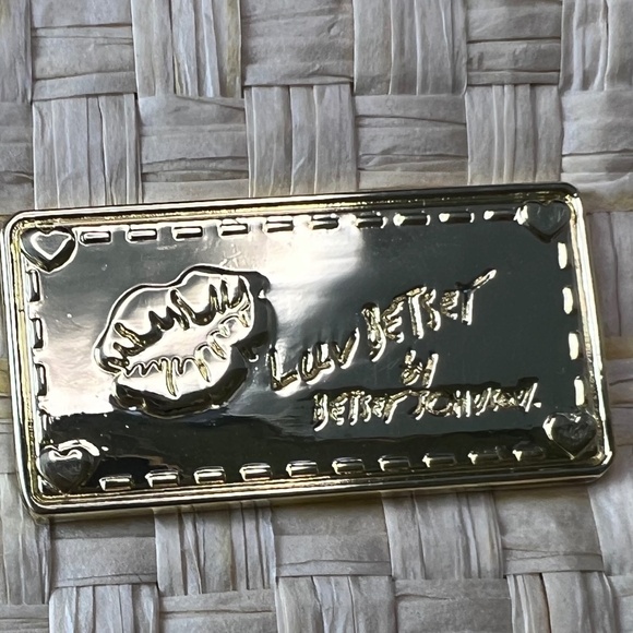 Betsy Johnson - Picture 3 of 5